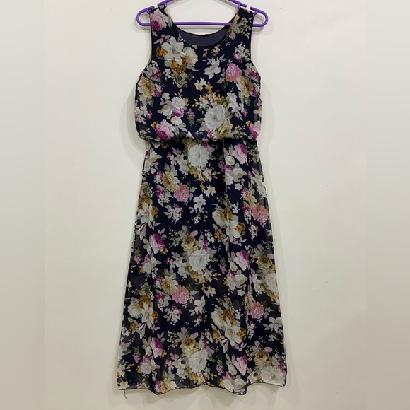 Navy Blue Floral Print Maxi Dress - Picture 2 of 8